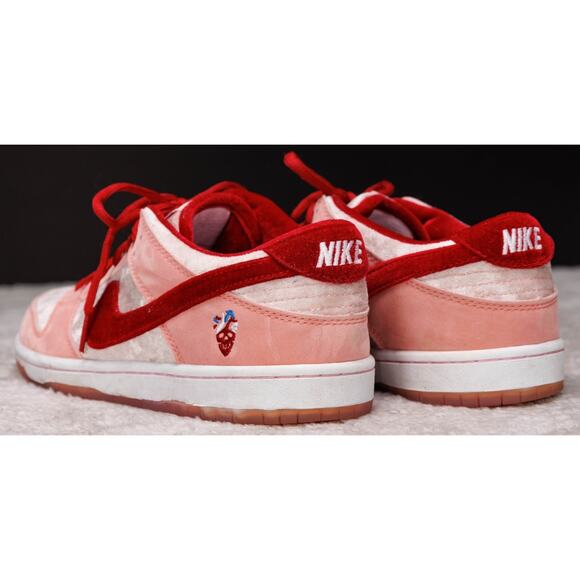 Nike SB Dunk Low Strangelove Pink Red Sneakers Mens 8.5 Womens 10 CT2552-800 - Picture 12 of 16